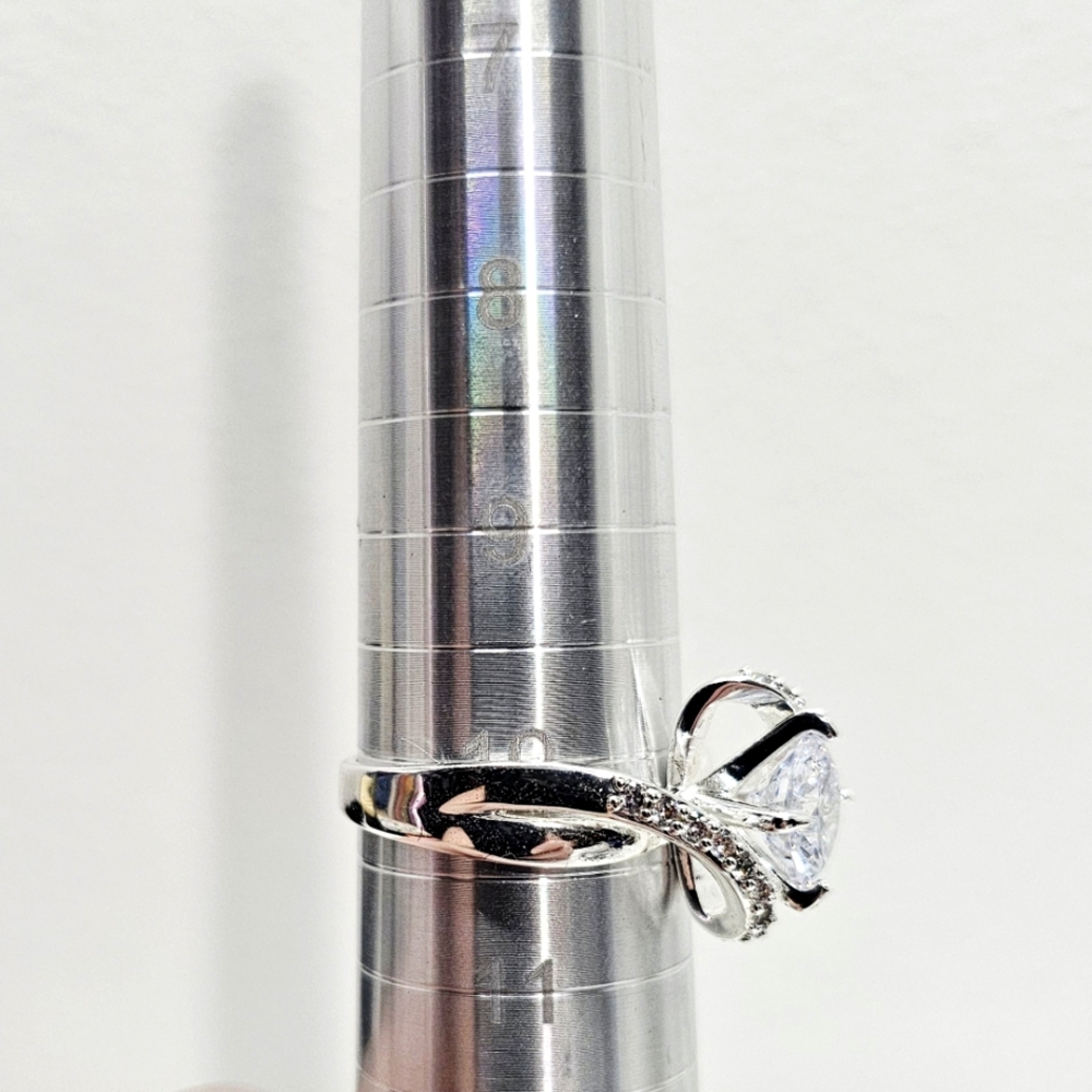 Macy's Charter Club Crystal Stone Bypass Ring in Fine Silver Plate Size 10 - Picture 7 of 7